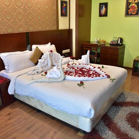 Hotel Ambassador Chocolate Inn Kalyani Εξωτερικό φωτογραφία